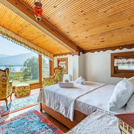 5 Bedroom Amazing Lake House * 코자엘리